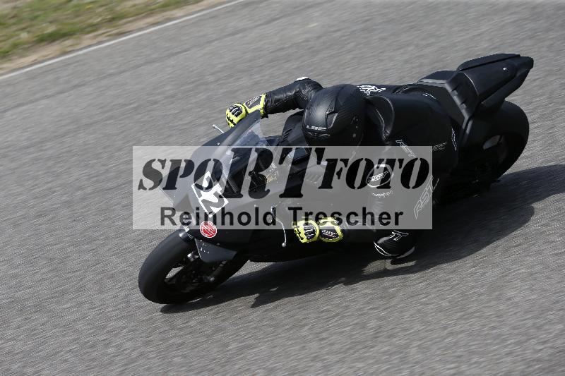 /10 20.04.2026  Pluess Moto Sport ADR/Freies Fahren/22